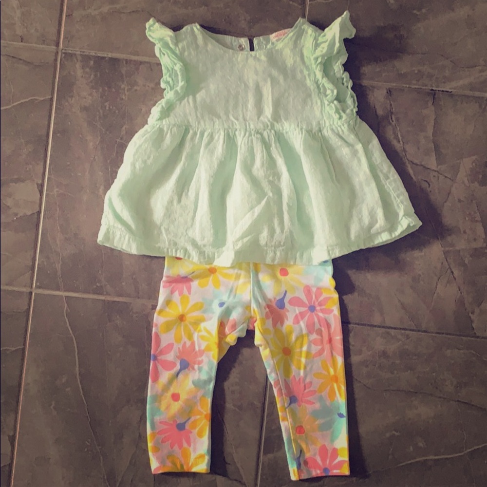 Baby girl outfit 6-9 months
